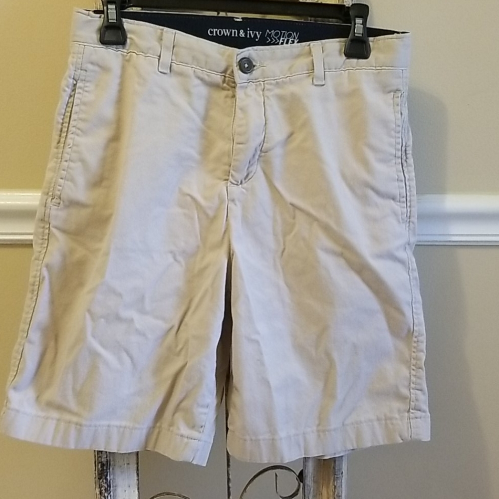 Crown & Ivy Khaki Shorts - Size 18